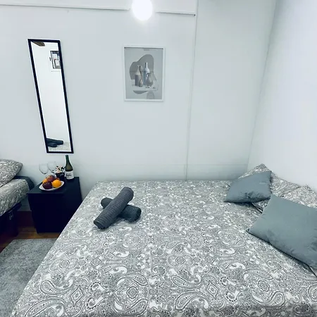 Bed & Breakfast Nou De La Rambla 2 *